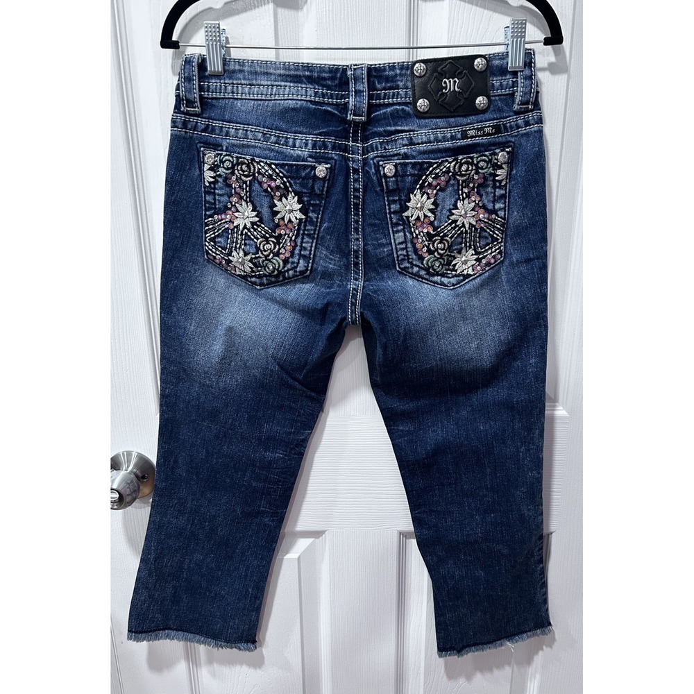 Miss Me Signature Cuffed Capri Size 26 Peace Floral Embroidery Rhinestone